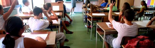 Ministar prosvete Dejan Vuk Stanković: Učenici migranti, tražioci azila i izbeglice uključeni u sistem obrazovanja