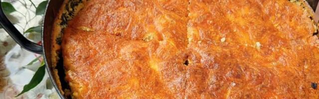 Recept koji uspeva baš svima! Sočno zapečeno meso sa povrćem i kremastim prelivom - kao iz beogradskog restorana