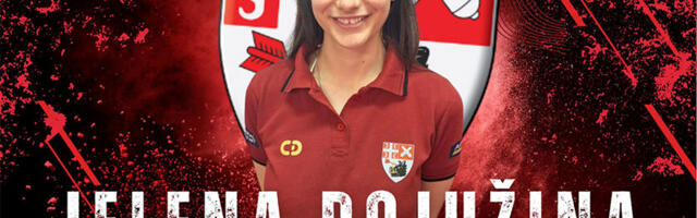 Pojužina ostaje među stativama crvenih
