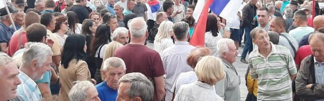 Građani se okupili protiv blokada u Bajinoj Bašti