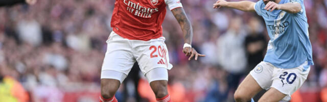 "GRAĐANI" OSTALI BEZ ČITAVOG PLENA Arsenal nekako preživeo u velikom derbiju na Ostrvu