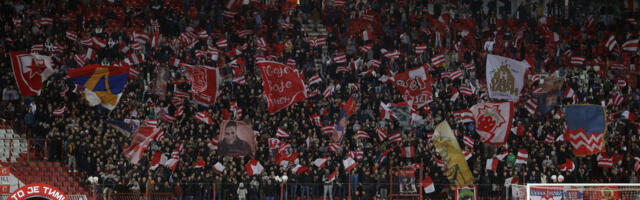 (FOTO) Navijači Zvezde poslali poruku Nebojši Pavkoviću: Osvanuo veliki natpis na Marakani