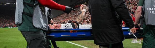 LEKARI SAČUVALI PRST FUDBALERA NAKON JEZIVE POVREDE U LIGI ŠAMPIONA! Palac mu praktično visio nakon sudara sa reklamom, evo šta je poručio nakon operacije