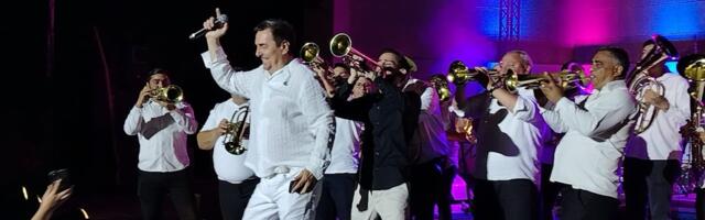 Keba digao Niš na noge! Na spektakularan način počeo koncert: Nišlijama priredio veče za pamćenje uz trubače