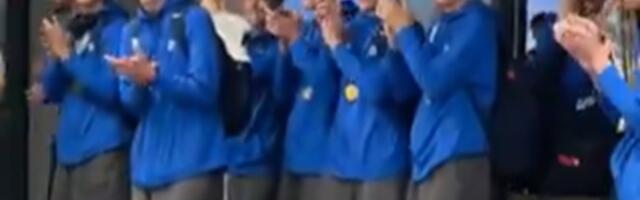 "Srbija je najbolja!" Zlatni Orlići stigli u Beograd (VIDEO)
