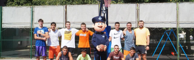 MAŠINOVOĐA ŽELjKO JE STIGAO KUĆI: Njegova pojava na ulicama grada izazvala je ogromno oduševljenje!