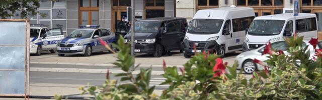 Jake policijske snage na ulicama Leskovca uoči utakmice “orlova” (VIDEO)