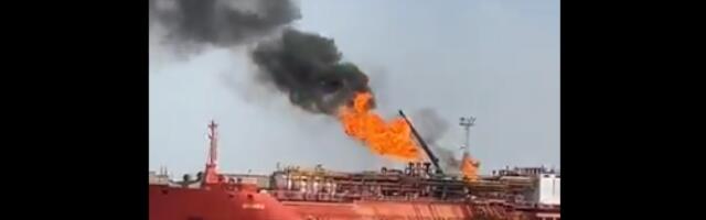 RUSI ŽESTOKO NAPALI LUKU IZMAIL NA DUNAVU Tri drona pogodila ukrajinski tanker "Orinda" (VIDEO)
