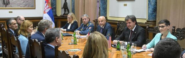 Gašić i delegacija SAD razgovarali o jačanju strateškog dijaloga: Bilateralna vojna saradnja Srbije i Amerike u stalnom usponu
