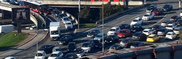 Totalni kolaps u Beogradu: Zakrčenje u svim pravcima, ovde je najkritičnije (FOTO)