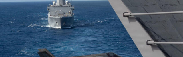 Амерички ратни бродови и маринци упућени ка Ормуском мореузу