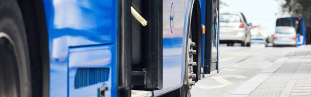 Vozač autobusa u Beogradu naglo zakočio i nastao haos: Više lica povređeno, među njima i deca