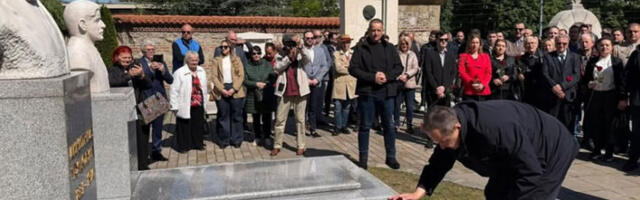 Дачић положио венац на гроб Димитрија Туцовића поводом Међународног празника рада