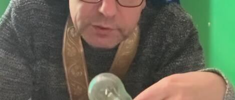 PUKLI K'O BAS! Blokaderi "ispumpali" sve što su imali, pa se okrenuli magiji i prizivaju Milana Tarota da im pomogne!  (VIDEO)
