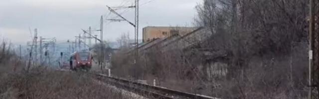 Voz naleteo na oboreno drvo: Hitan prekid saobraćaja na pruzi između ova 2 grada u Srbiji