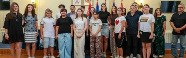Kikinda nagradila učenike generacije iz svih osnovnih i srednjih škola