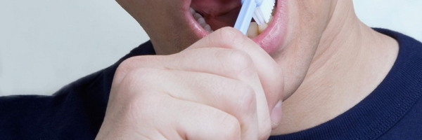 Da li zube treba prati pre ili posle doručka?