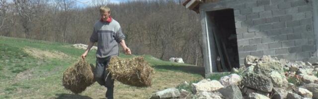 ZAVILI MU ŽIVU RANU, PRENOĆIO JE I SLEDEĆEG JUTRA SE VRATIO NA POLOŽAJ! Zoran se sa Košara vratio živ i sa 17 kopči na glavi! Pucaju teroristi, gađaju...