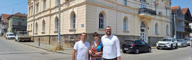 Anđela Nikolić, jedna od potomaka čuvene vlasotinačke porodice Popović obišla kuću svojih predaka