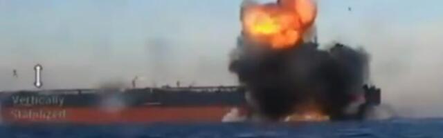 OBJAVLJENI NOVI SNIMCI NAPADA NA RUSKU &quot;FLOTU U SENCI&quot;: Ukrajinski mornarički dronovi onesposobili dva ruska naftna tankera (VIDEO)