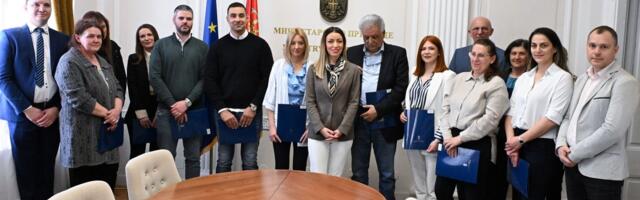 Podrška preduzetnicima: Ministarka Mesarović dodelila 12 rešenja o bespovratnim sredstvima