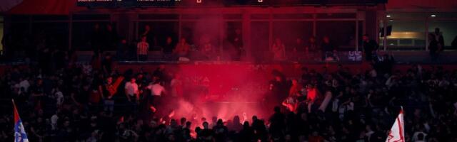 Neredi u Areni pred početak derbija: Sevale pesnice na delu tribina gde su navijači Zvezde (VIDEO)