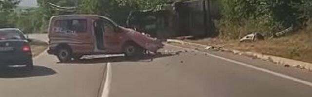 Drama kod Boleča: Tri osobe povređene u jezivoj nesreći (FOTO, VIDEO)