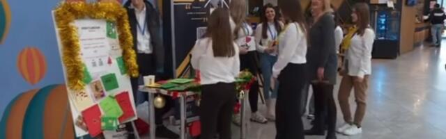 Prodajom čestitki učenici Ugostiteljsko turističke škole u Nišu završili akciju prikupljanja novca za lečenje Dušana Ilića