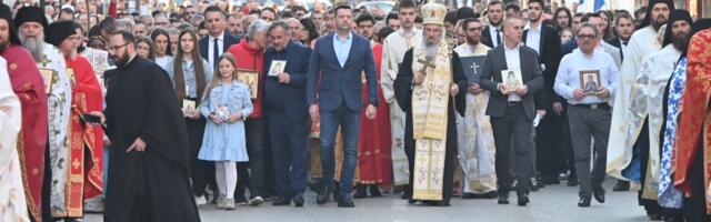U Kragujevcu u nedelju održana tradiconalna litija sa ikonama