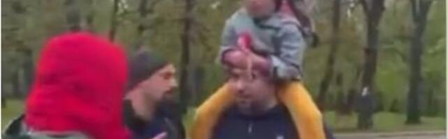 SRAMNO: Teroristi blokaderi u Košutnjaku napali oca koji je se ćerkom krenuo u vrtić (VIDEO)