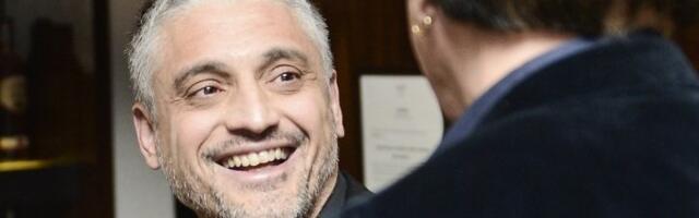 "Ja u fotelji, a ona gde god želi na meni": Čeda Jovanović sa njom provodi jutro (FOTO)