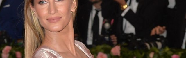 Partnerka za jogu od rođenja: Žizel Bundšen podelila preslatke fotografije sa ćerkom (FOTO)