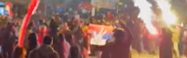 Niški studenti stigli u Aleksinac: Dočekani ovacijama (VIDEO)