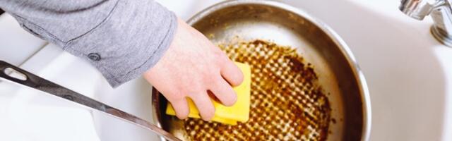 Kako očistiti zagoreli tiganj uz pomoć sastojaka koje svi imate u kuhinji: Biće kao nov