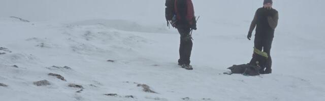 Trka za život na Suvoj planini: Pozlilo planinaru starom 62 godine, dva sata ga spuštali nosilima