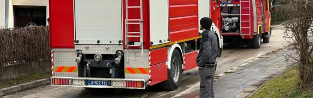 Veliki požar u Bečmenu: Vatra pretila da "proguta" celo domaćinstvo, vatrogasci sprečili tragediju u poslednji čas