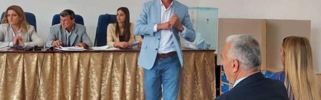 Rade (SNS) napustio Skupštinu Tutina prije kraja – SDA izgubila većinu!