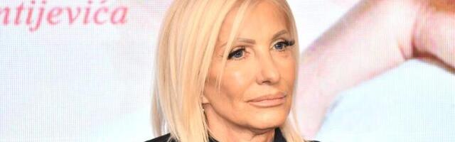 "Ribala sam toalete da bih renovirala kuću": Naša pevačica danas ima para "ko blata", a nekada je imala težak život