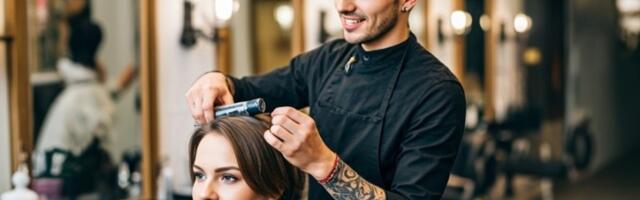 Frizerke od vas kriju ovaj trik: Evo kako da kod kuće napravite savršeno isfeniranu FRIZURU