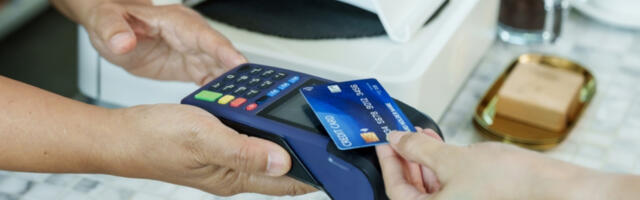 ŠTA DA RADITE SA STARIM KARTICAMA? Nikako ih ne bacajte, stići će vam kazna čak 2.500 evra