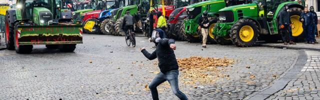 Brisel u plamenu: Farmeri blokirali grad traktorima, zapalili gume i seno, policija uzvraća suzavcem (FOTO, VIDEO)