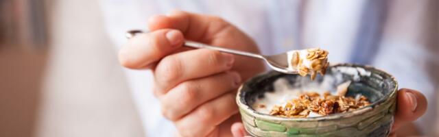 Ovsena kaša ili granola? Jedna je "bomba" puna šećera, a druga topi kilograme - znate li razliku?