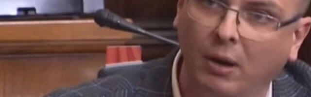 Брнабић Парандиловићу: Спавате дуже него осмомесечна беба и за то узмете плату