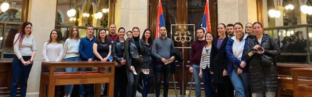 Kancelarija za mlade pokrenula veliki program: Besplatna putovanja, pregledi i edukativne ture