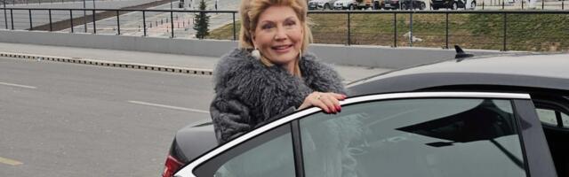 Suzana Mančić u društvu Salme Hajek: "U Parizu je sve moguće!"