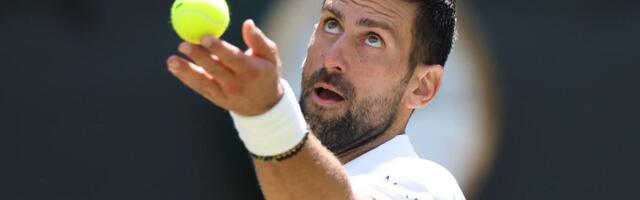 Pucalo je sve sedmog dana Vimbldona: Novak se nervirao, ali lako stigao do četvrtfinala baš kao i Siner, Iva Jović pala posle preokreta, ispala i Sabalenka!