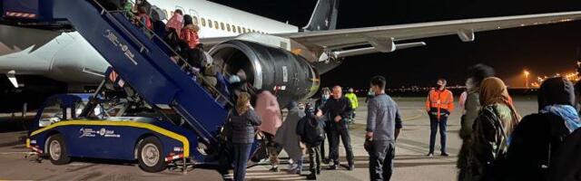 PRVI MIGRANTI DEPORTOVANI IZ AMERIKE STIGLI U PRIŠTINU! Kurti: Prihvatamo ljude koje Sjedinjene Američke Države ne žele na svojoj teritoriji