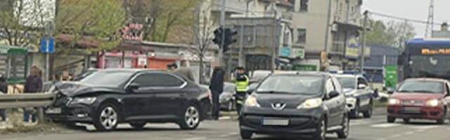 BANKINA PROBILA "AUDI": Dramatične slike saobraćajke na Zrenjaninskom putu (foto)