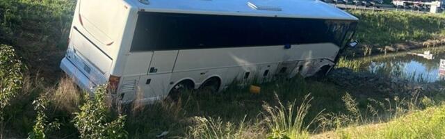 Autobus udario u automobile u Virdžiniji, petoro mrtvih, 34 povređenih