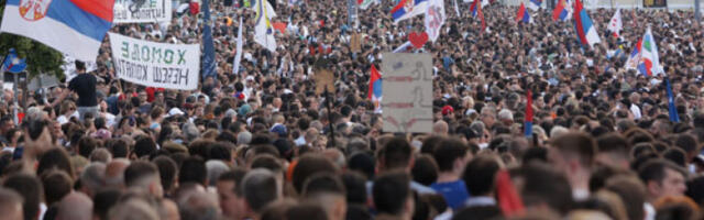 Славија између чет ГПТ-а и Архива јавних скупова